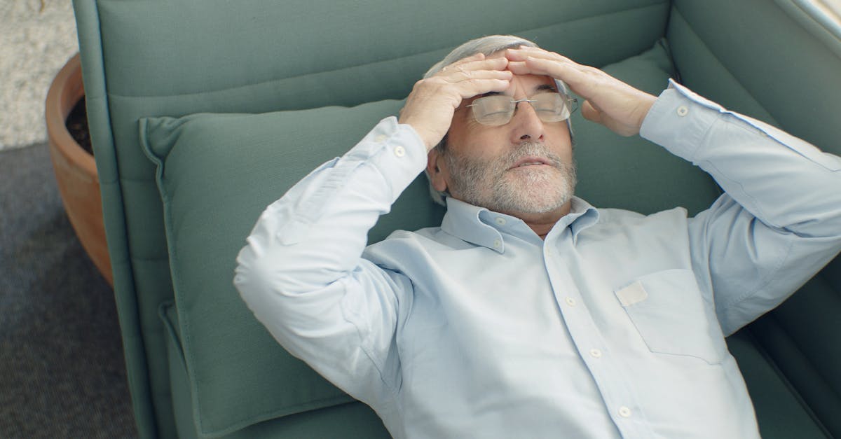 S'engage dans des passe-temps pour réduire les niveaux de stress et améliorer le bien-être.