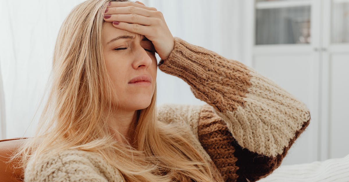 découvrez des stratégies efficaces pour gérer et atténuer les symptÎmes de la migraine. découvrez les causes, les options de traitement et les conseils pour vivre avec des migraines afin d'améliorer votre qualité de vie.