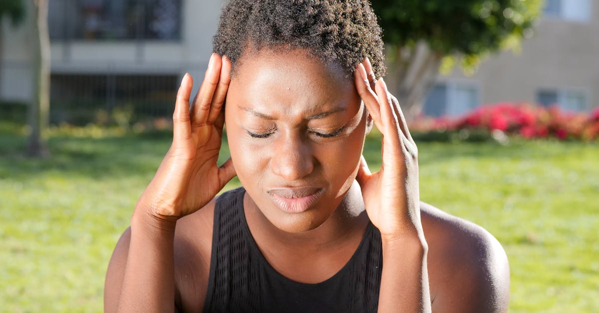 découvrez des stratégies et des remèdes efficaces pour gérer les migraines. découvrez les déclencheurs, les traitements et les changements de mode de vie pour soulager la douleur et améliorer votre qualité de vie.