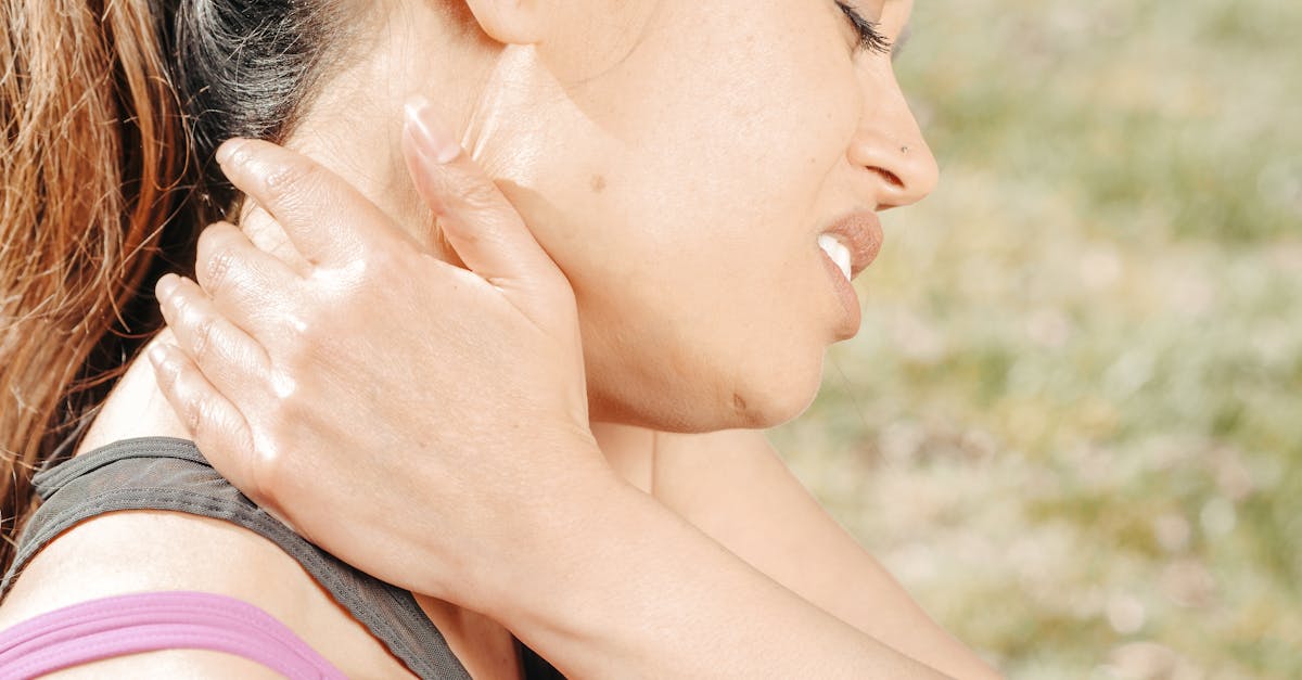 discover effective methods for shoulder pain relief, including exercises, stretches, and treatments that can help alleviate discomfort and improve mobility. find expert tips to regain your strength and live pain-free.