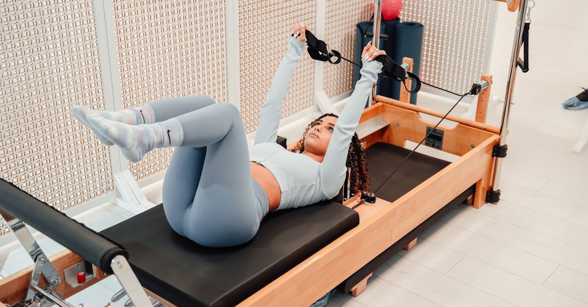 découvrez l'importance de la stabilité de base pour la condition physique et la santé globales. Apprenez des exercices et des techniques pour renforcer votre tronc, améliorer votre posture et améliorer vos performances sportives.