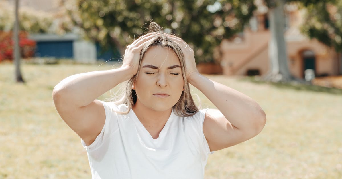 Découvrez des stratégies et des traitements efficaces pour gérer les migraines. Apprenez-en plus sur les symptômes, les déclencheurs et les changements de style de vie qui peuvent aider à soulager la douleur et à améliorer votre qualité de vie.