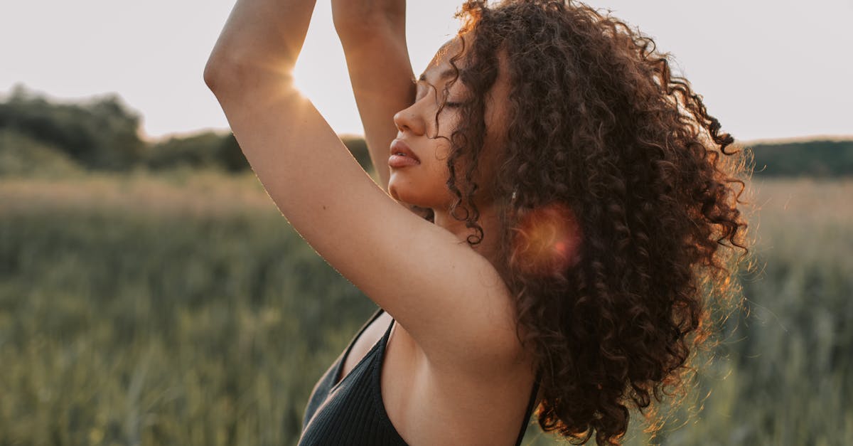 découvrez l'importance de la posture dans la vie quotidienne. Apprenez des conseils et des techniques pour améliorer votre posture et améliorer votre santé, votre confort et votre confiance.