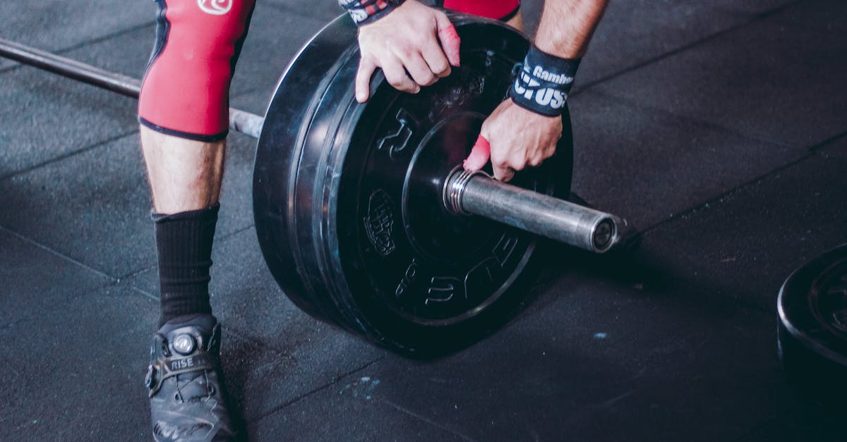 discover effective lifting techniques to enhance your strength training routine. learn safe methods and tips for proper lifting to maximize your performance and prevent injuries.