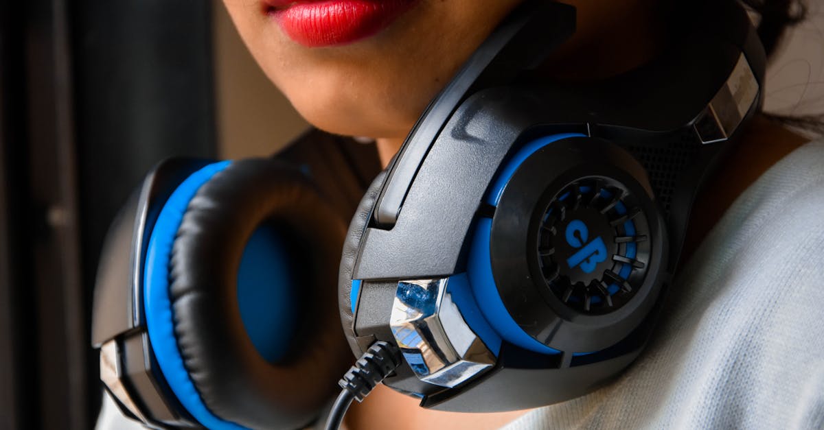 discover effective tips and solutions to alleviate tech neck discomfort caused by prolonged screen time. learn about exercises, posture corrections, and ergonomic adjustments to promote a healthier neck and improve your overall well-being.