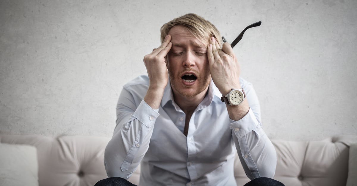 Chez Pulse Align, nous comprenons que les algies vasculaires de la face peuvent être une expérience invalidante, impactant considérablement votre quotidien. C'est pourquoi nous privilégions des stratégies efficaces pour soulager les maux de tête, au-delà des solutions temporaires.