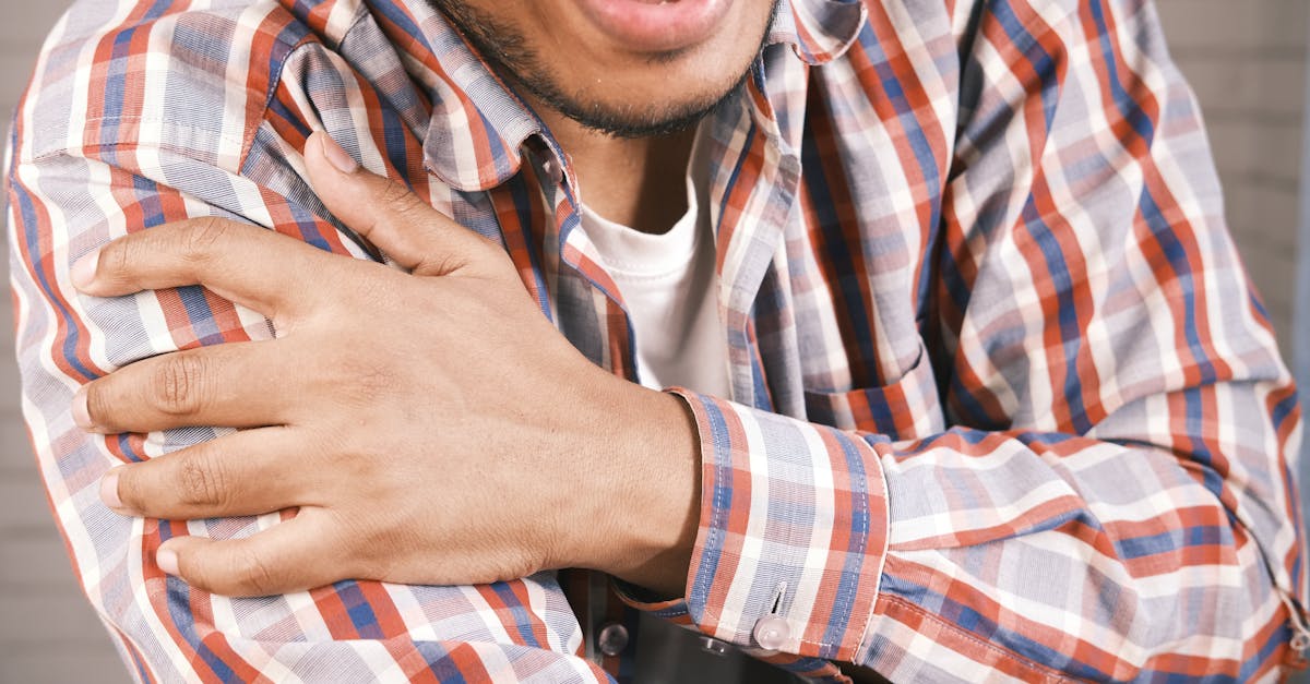 discover effective solutions and expert advice for managing shoulder pain. learn about common causes, treatment options, and prevention strategies to improve your quality of life.