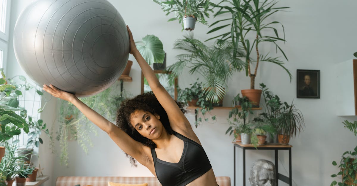 discover the importance of core strengthening for enhancing stability, improving posture, and boosting athletic performance. learn effective exercises and techniques to build a stronger core and support overall fitness goals.