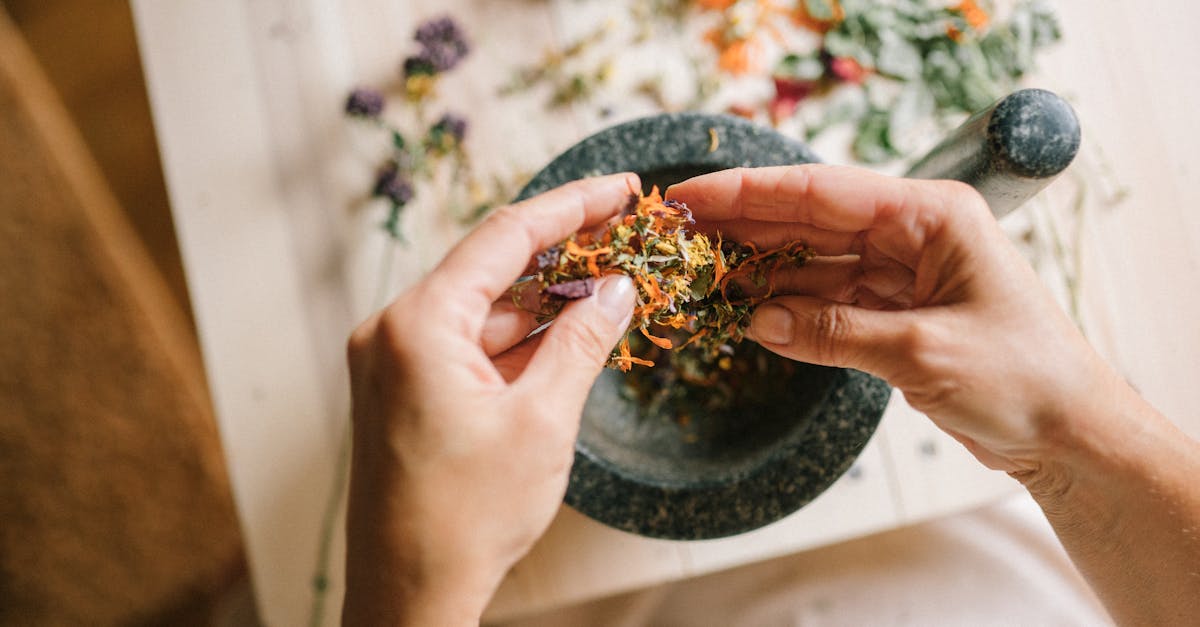 discover effective home remedies that relieve common ailments and enhance your well-being naturally. learn how to harness everyday ingredients for healthier living.