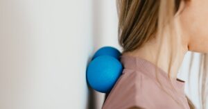 discover effective strategies and solutions to relieve neck pain. explore causes, treatments, and preventive measures for a healthier neck and improved well-being.